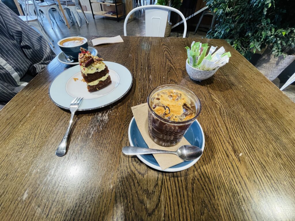 コーヒーとケーキ