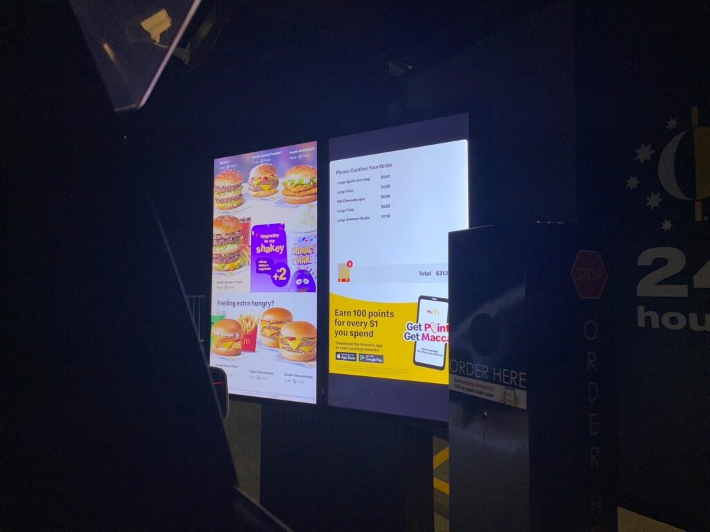 マクドナルドドライブスルー会計