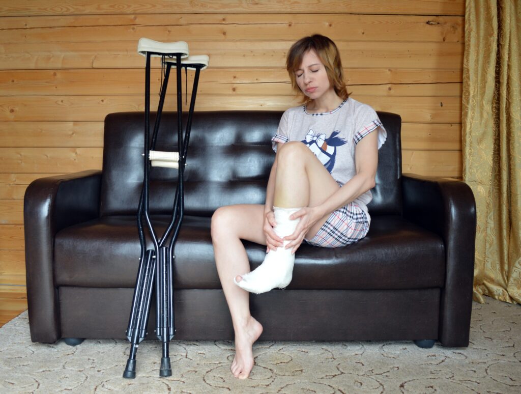 骨折女性